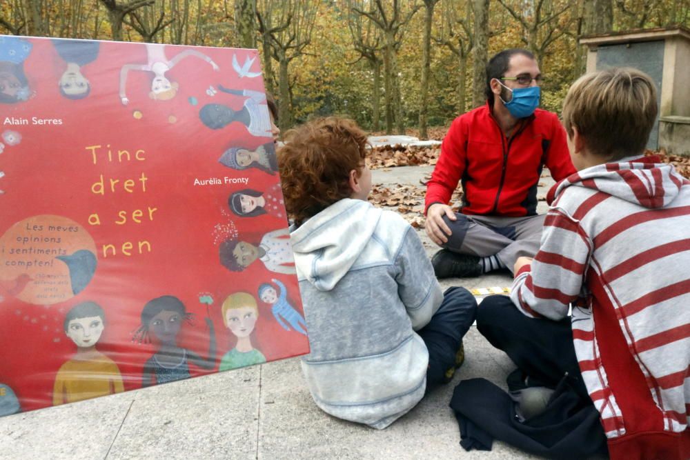 Protesta en contra de l''ús de la mascareta a l''escola La Vall d''Osor