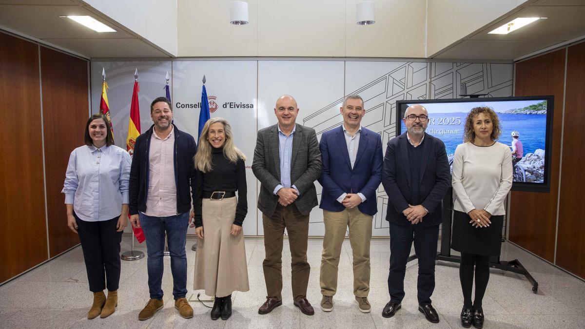 Representantes político de la isla que acudirán a Fitur.