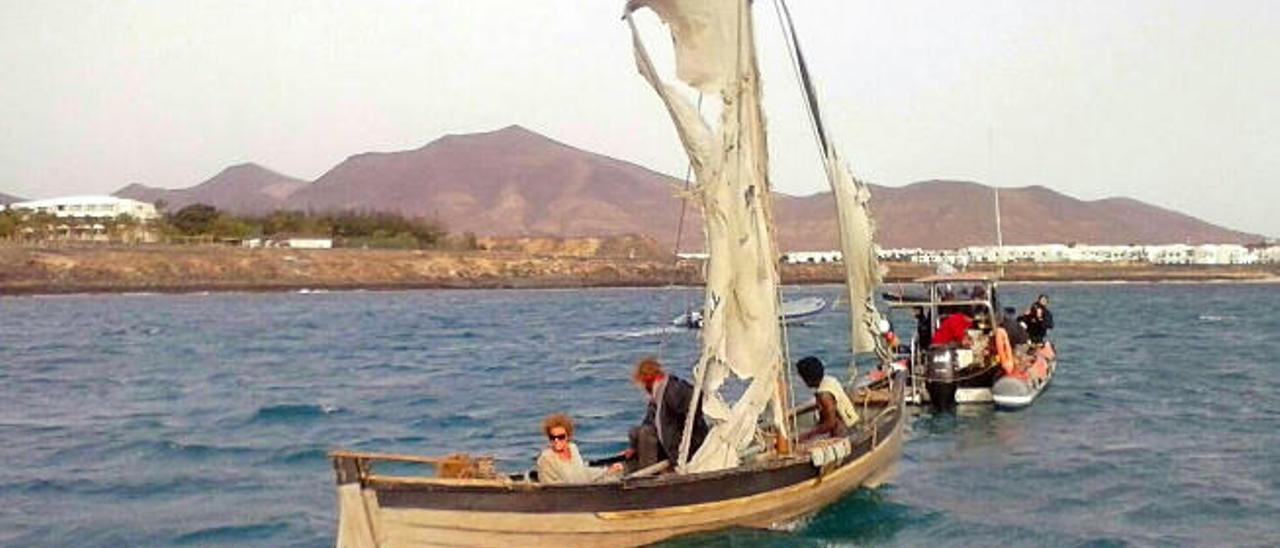 Una de las barcas utilizadas en la película &#039;En el corazón del mar&#039; durante el rodaje en diciembre de 2013 en aguas de Lanzarote.
