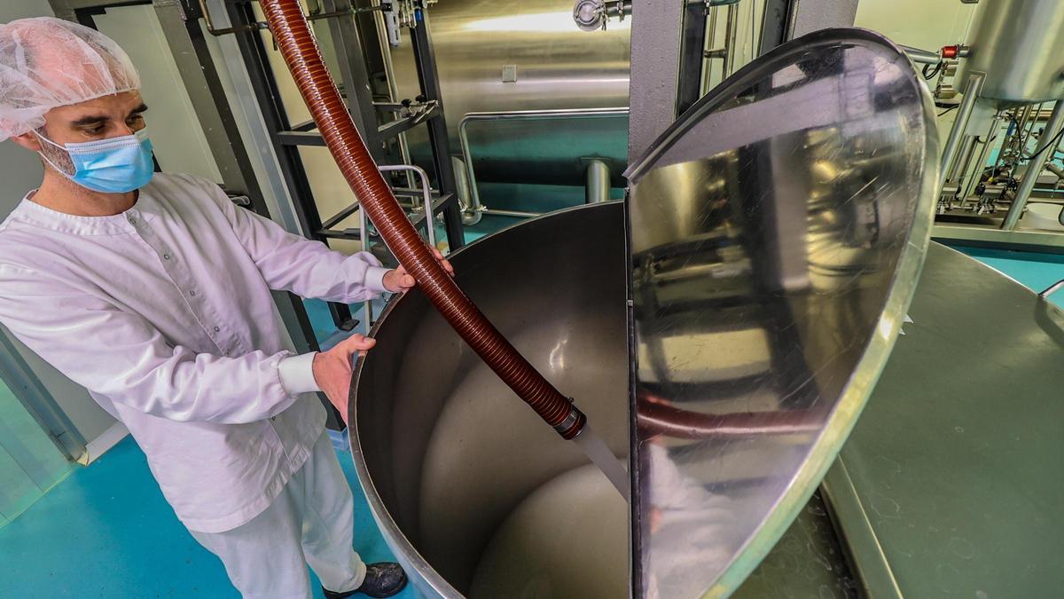 Laboratorio de Germaine de Capuccini en su centro de producción en Alcoy.