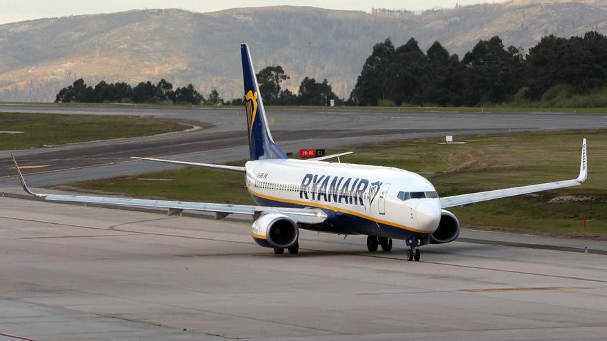 Ryanair eliminará 28 vuelos entre Peinador y Barcelona de noviembre a marzo