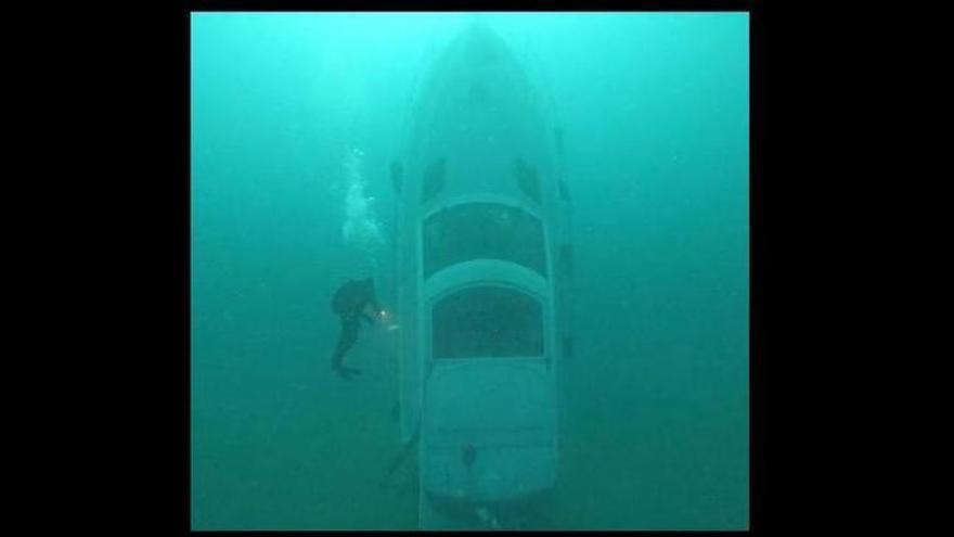 S’enfonsa una embarcació de 12 metres després de xocar contra les roques a Torroella