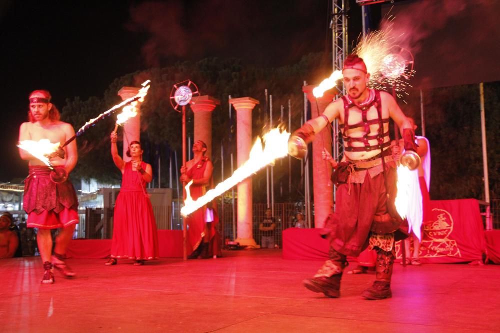 Apagado de fuego sagrado y fuegos artificiales en Cartagena