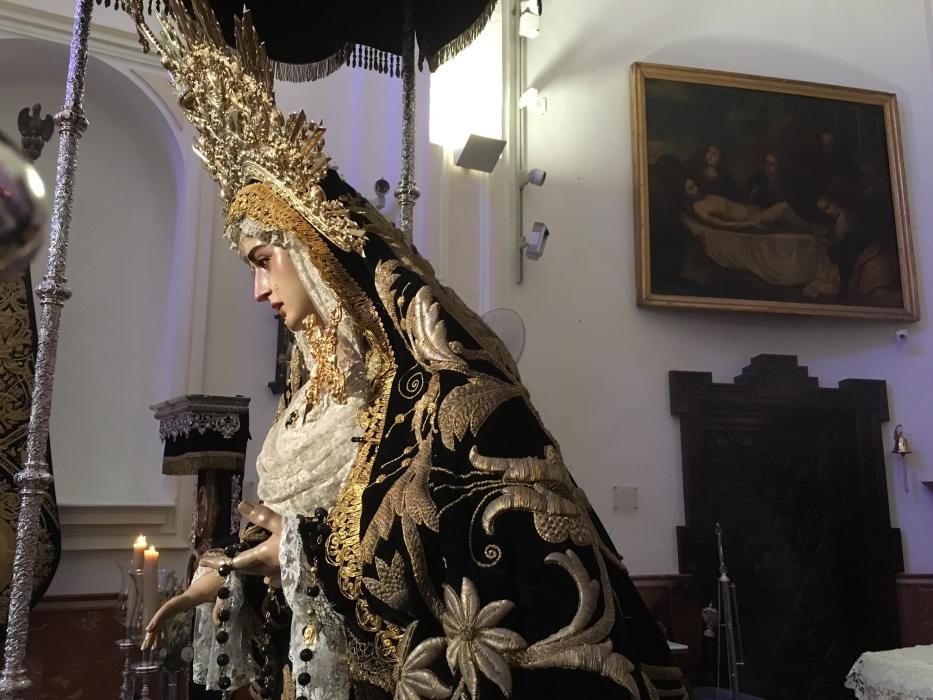 Besamanos de la Virgen de la Soledad, de la cofradía del Sepulcro