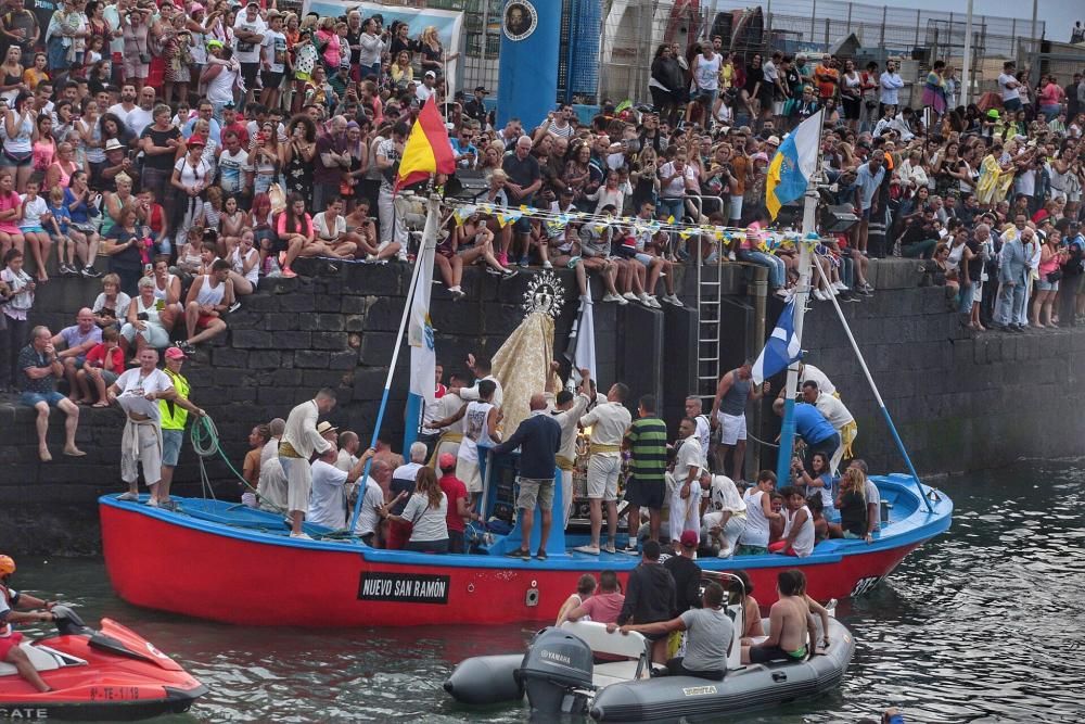 Embarcación del Carmen en Puerto de la Cruz