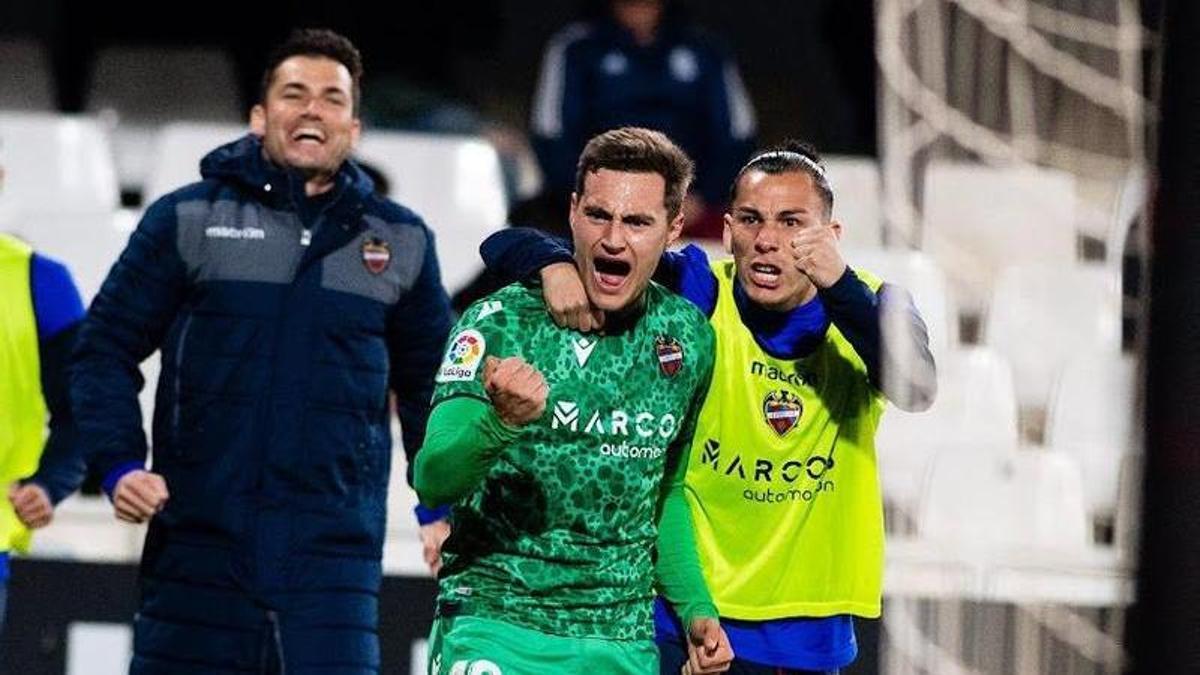 De Frutos celebrando un gol ante el Cartagena