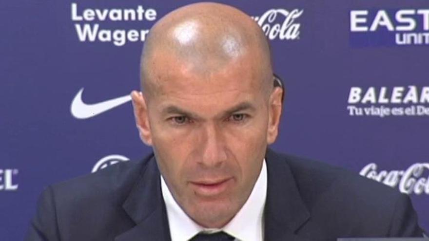 Zidane contento con la "entrega" de todo el Madrid