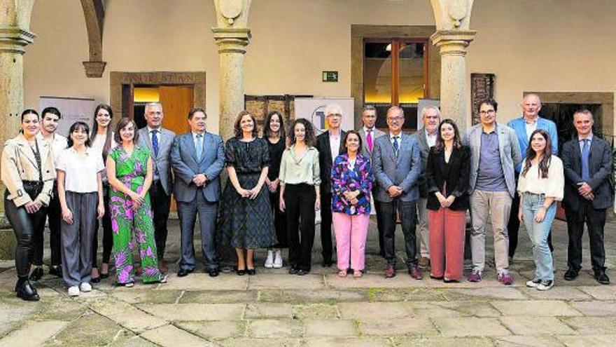 Os premiados pola Real Academia Galega de Ciencias, no Pazo de San Roque de Santiago.   | // SUSO RIVAS