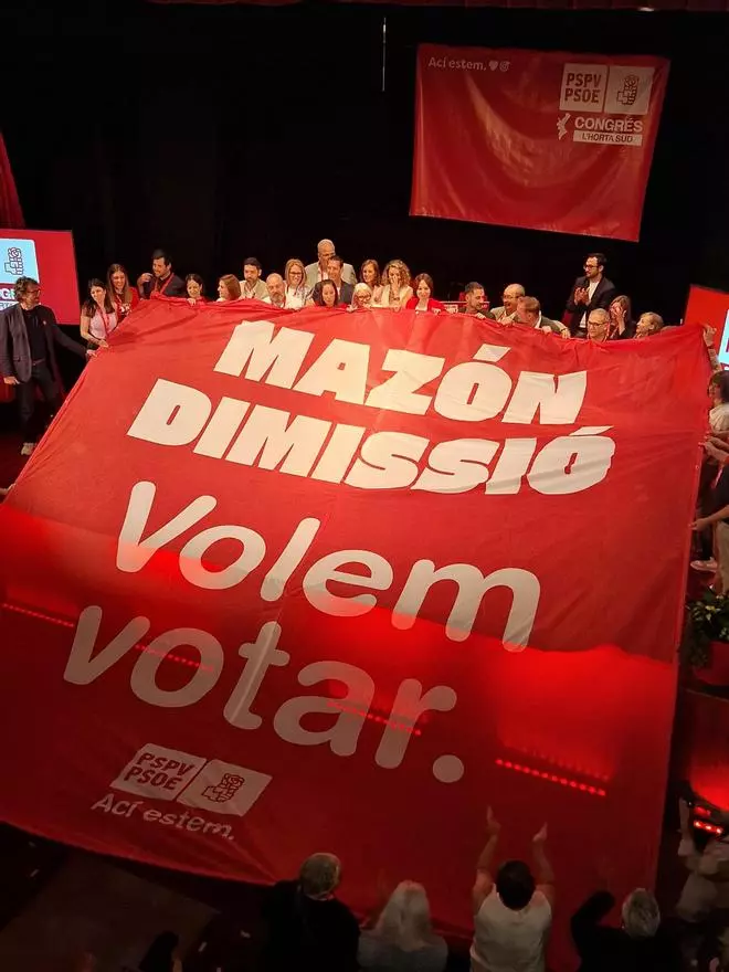 Despliegan pancarta contra Mazón en el congreso del PSPV de l'Horta Sud
