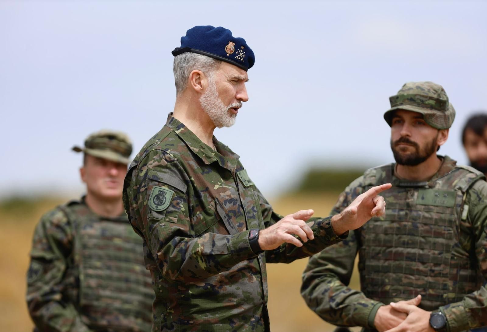 En imágenes | El rey Felipe VI asiste al ejercicio 'Atlas 24' en San Gregorio