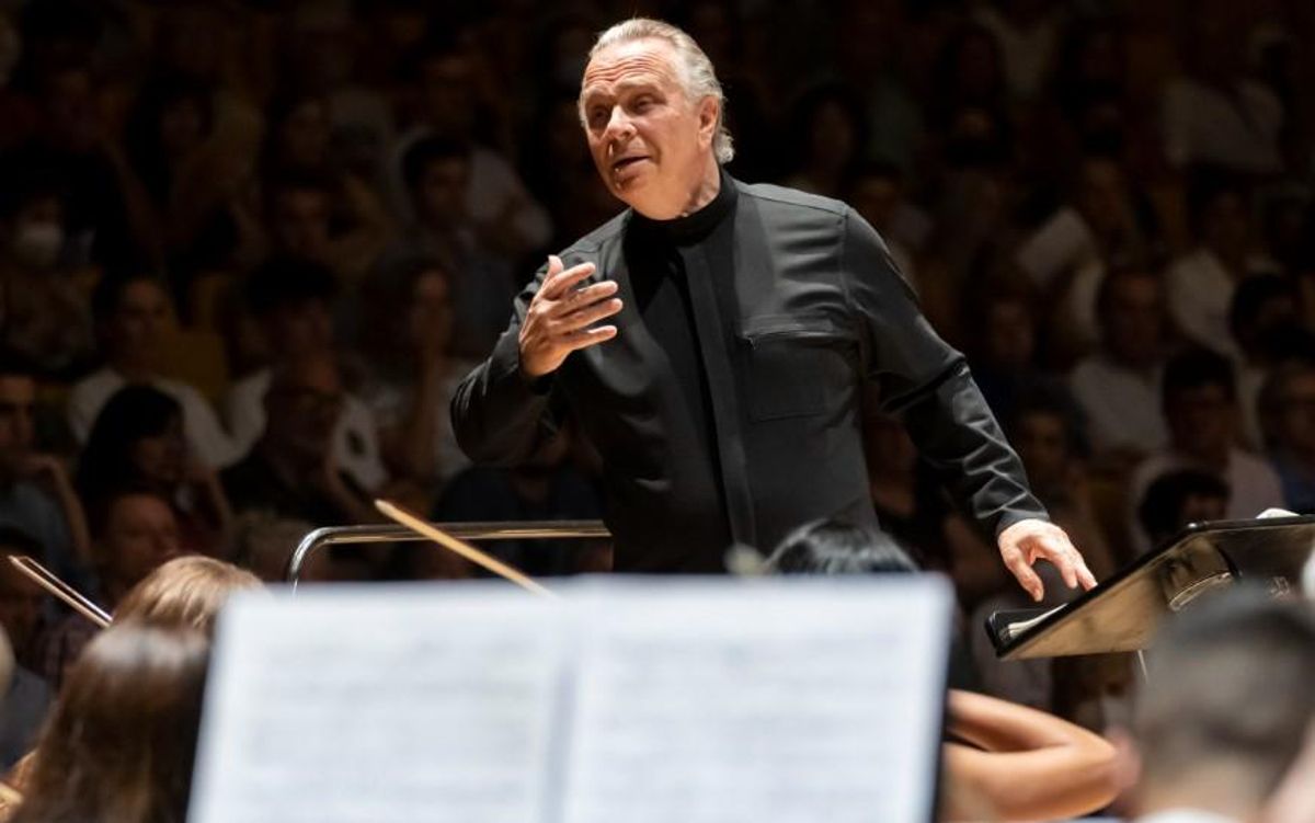 El director de orquesta británico Sir Mark Elder es el director musical de Les Arts.