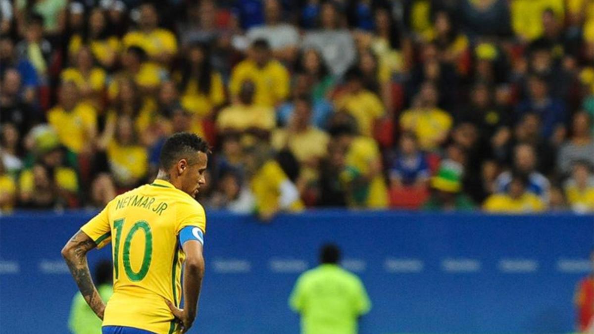 Neymar, en el punto de mira de prensa y aficionados brasileños