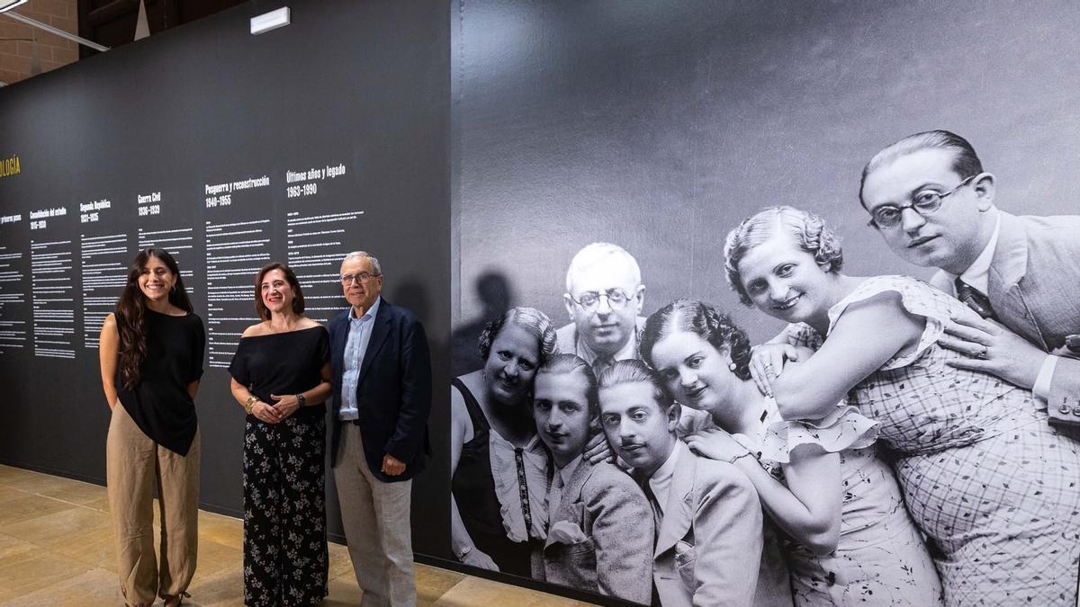 Exposición 'Alfonso. Cuidado con la memoria' en la Lonja de Zaragoza