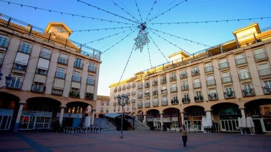 Una imagen de archivo de las luces de Navidad en Elda.