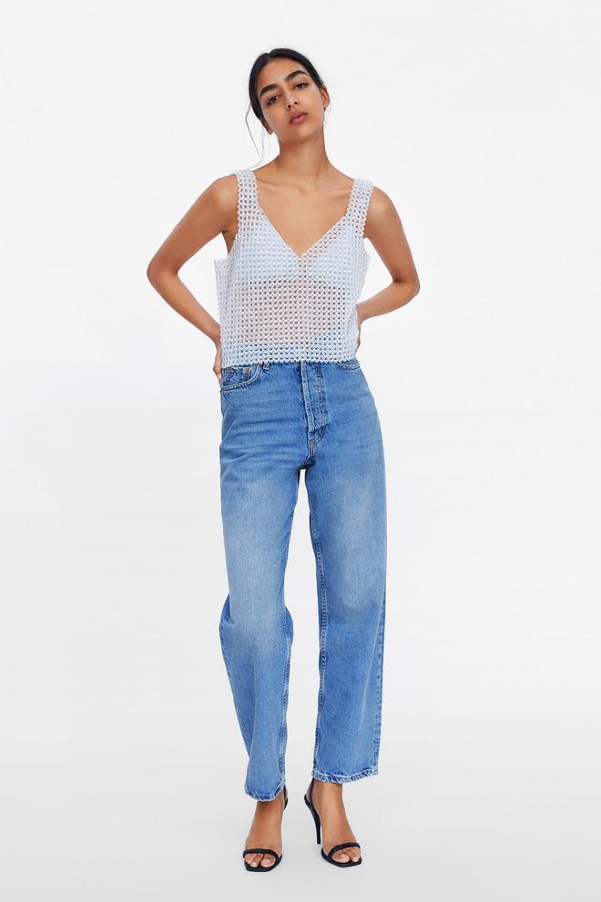 El top de abalorios transparente de Zara