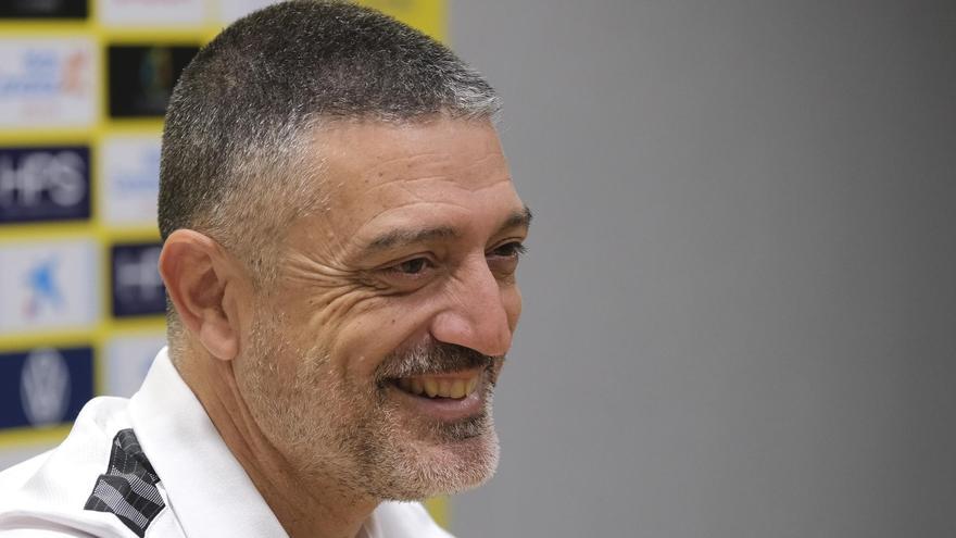 Pimienta finalizes his gala eleven with nine changes with the Cup team