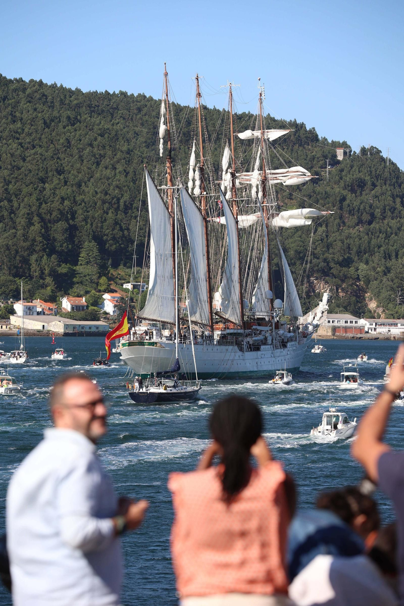Llega a Ferrol el buque escuela de la Armada Juan Sebastian Elcano con la princesa Leonor a bordo