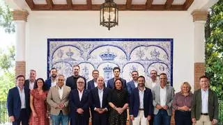 Unicaja, a través de ‘Nuestra provincia juega’, renueva su compromiso con los municipios de Málaga