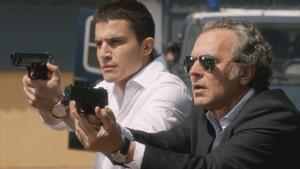 Álex González y Jose Coronado, en el último episodio de ’El Príncipe’. 