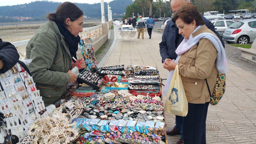 Los collares de conchas de O Grove, en peligro de "extinción"