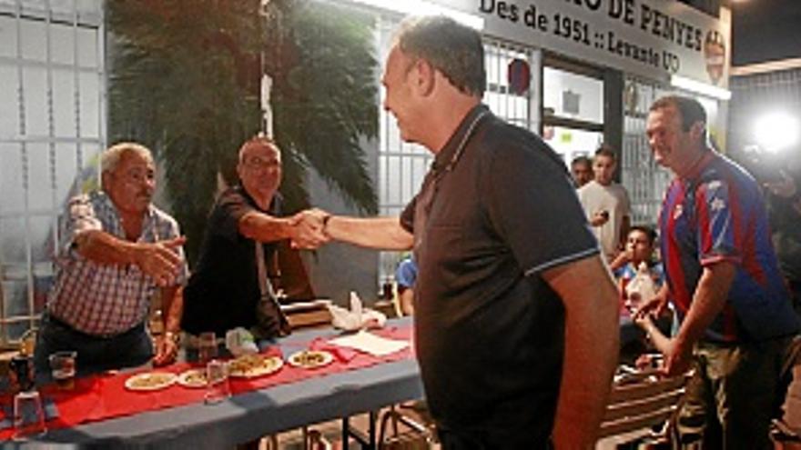 Caparrós inaugura las cenas-coloquio de la Delegación de Peñas