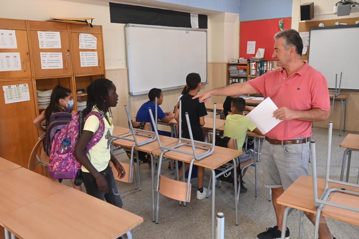 Alumnos de la escuela Joan XXIII de Lleida en su primer día de colegio.