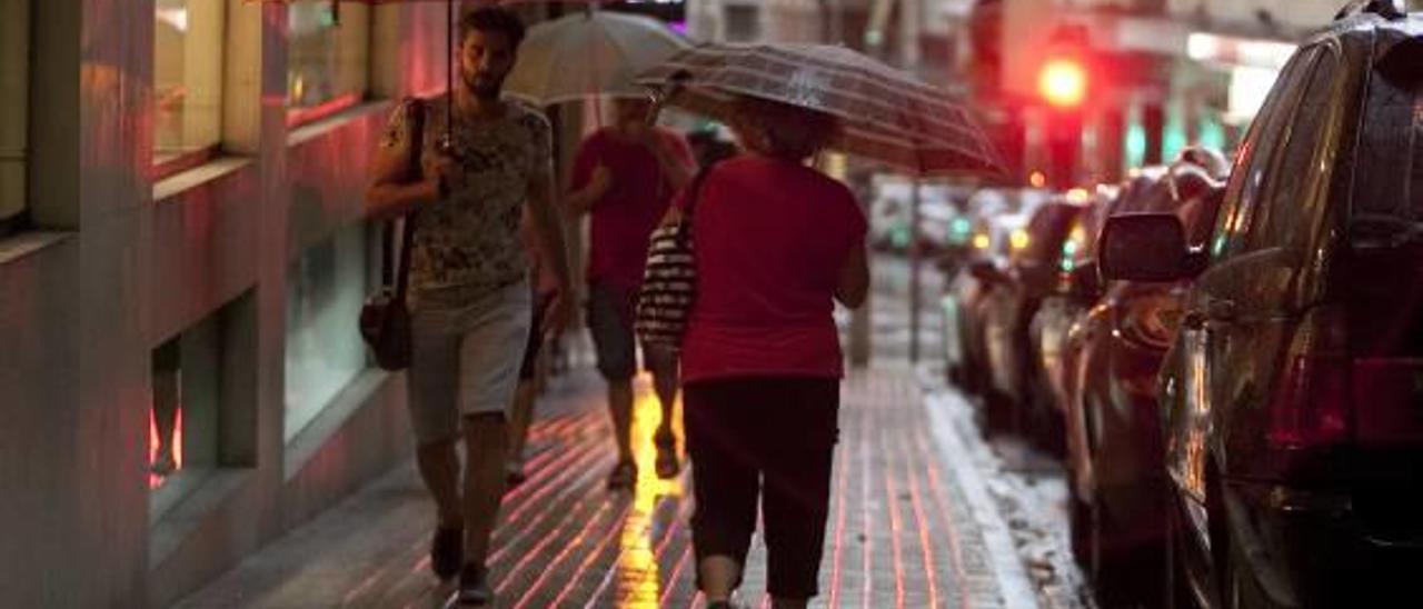 La tormenta deja en Ontinyent 22 litros y granizo en Enguera