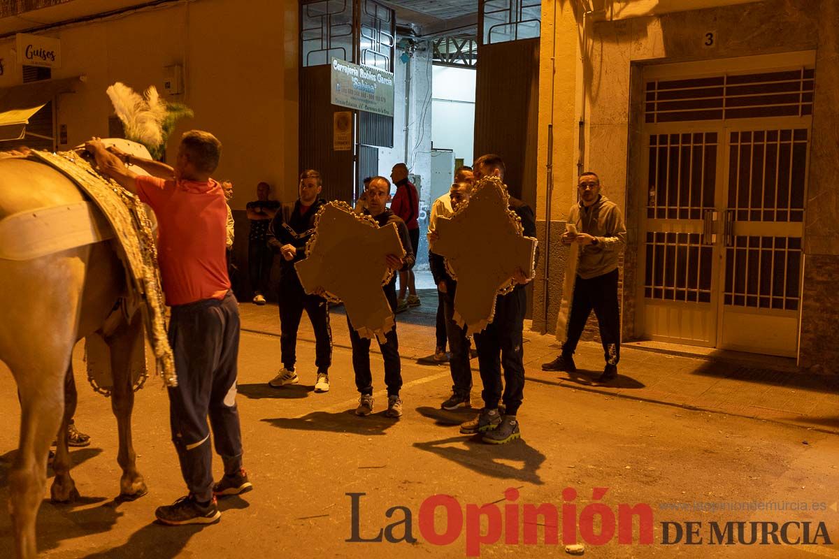 Vestir a un caballo del vino en la mañana del dos de mayo