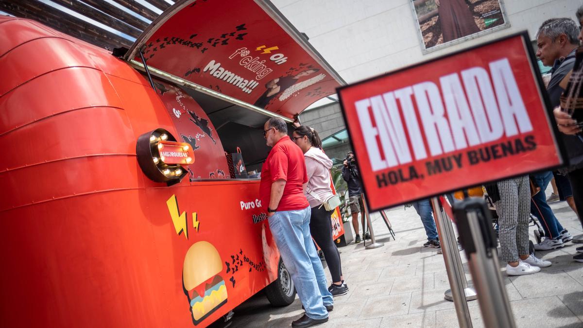 Colas para probar los platos de GoXO en Tenerife