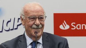 Vicente del Bosque during the presentation of the Vicente del Bosque Football Academy 2025 at Santander Work Cafe on March 27, 2025, in Madrid, Spain. AFP7 27/03/2025 ONLY FOR USE IN SPAIN. Oscar J. Barroso / AFP7 / Europa Press;2025;SOCCER;SPAIN;SPORT;ZSOCCER;ZSPORT;Presentation of the Vicente del Bosque Football Academy 2025;