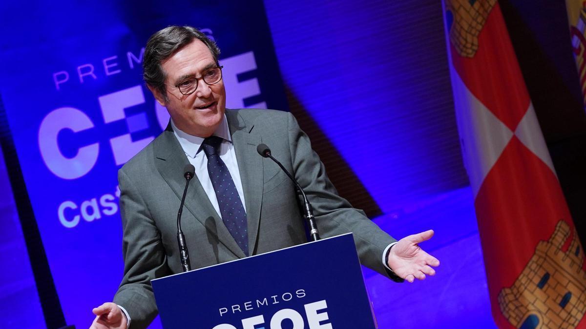 Garamendi, reelegido presidente de la CEOE para los próximos 4 años