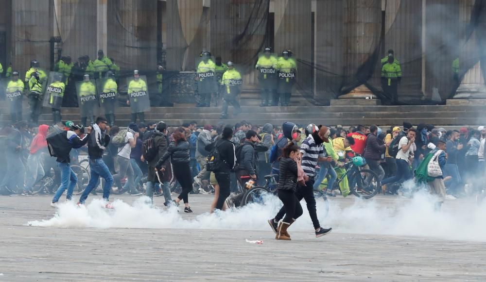 Bogotá vive una jornada de disturbios y ...