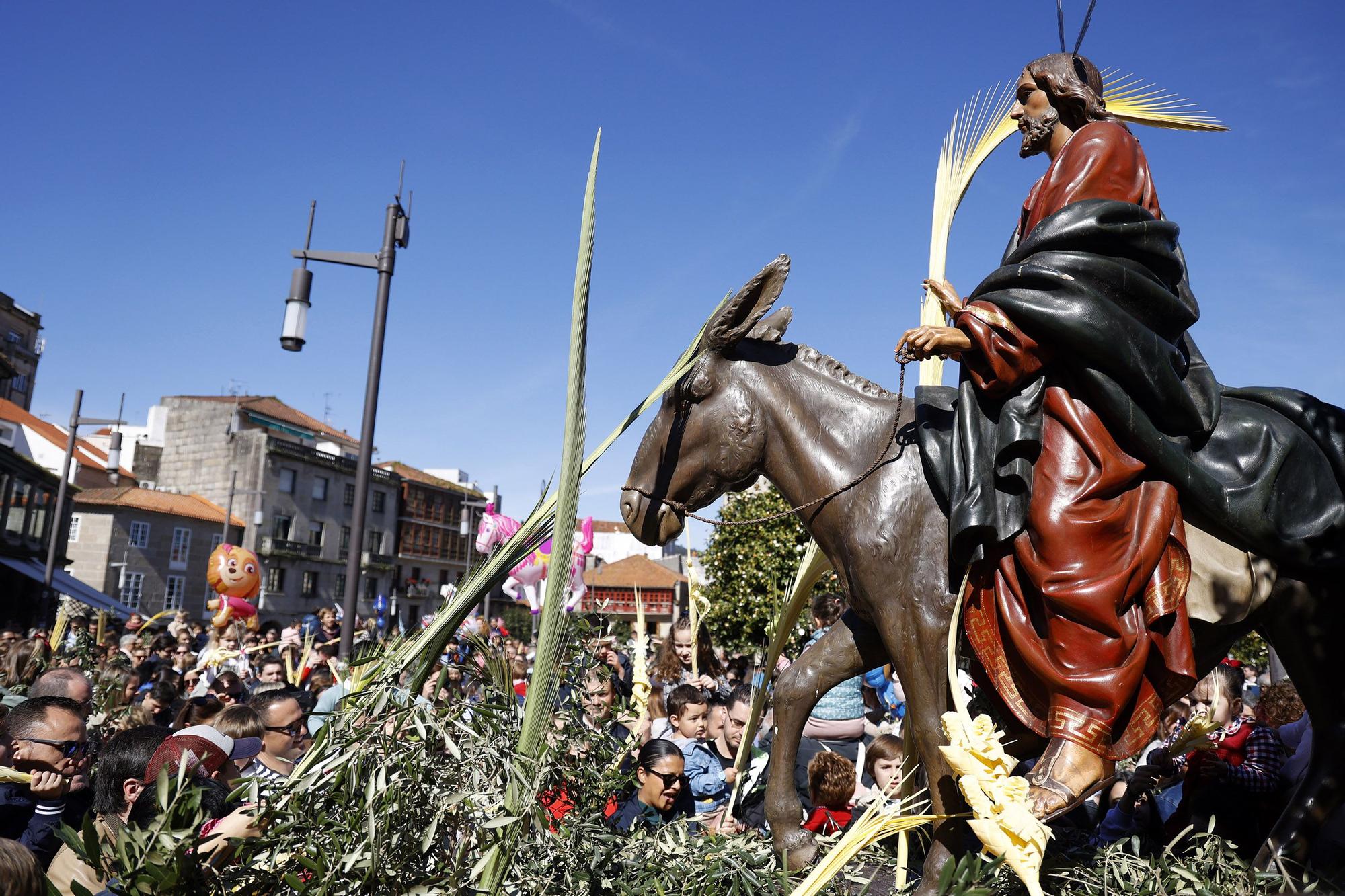 Devoción familiar en la burrita de Pontevedra