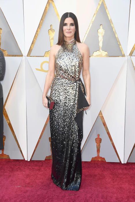 Sandra Bulloen la alfombra roja de los Oscars 2018