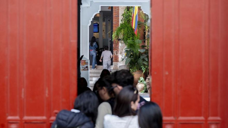 Defensor, Iglesia y ONG en Andalucía apoyan la regularización de migrantes y piden medios para aplicarla con garantías: 