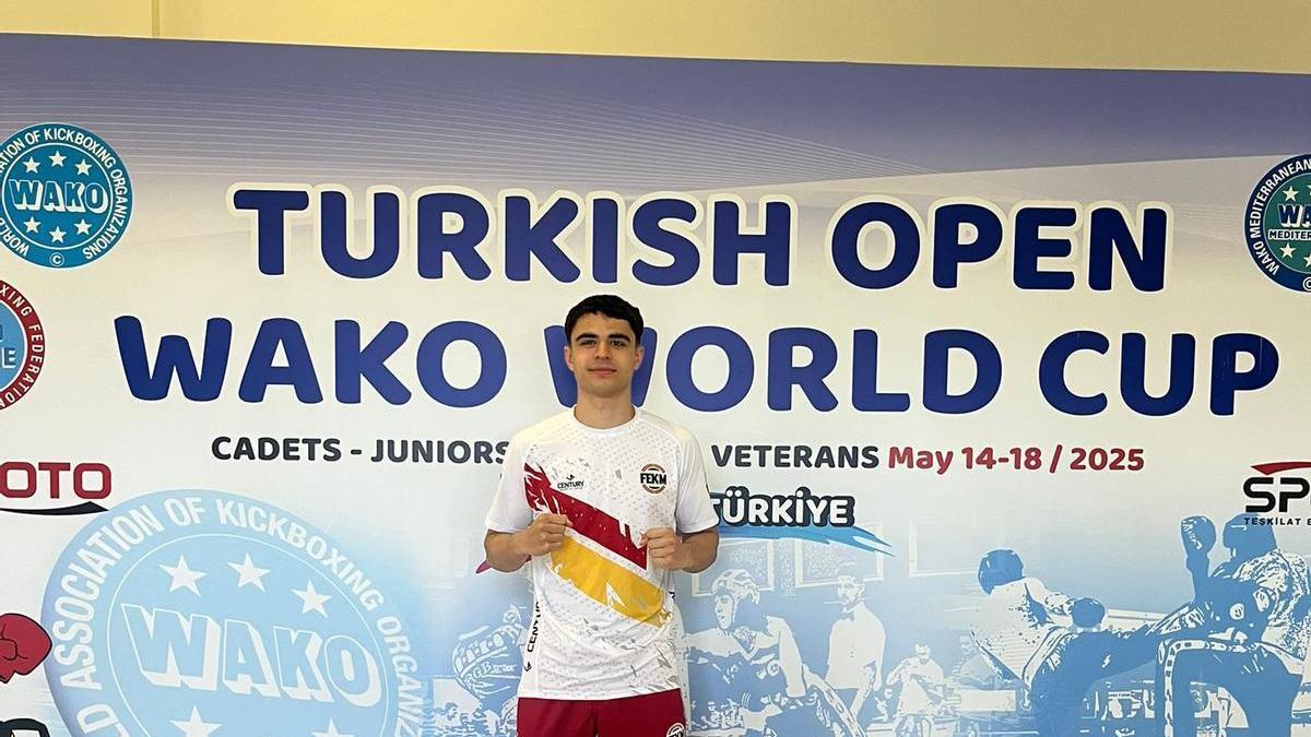 Imagen de Jordi Marí en su llegada a Turquía