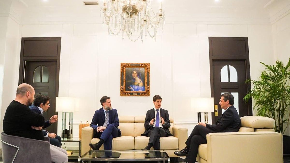 Reunión entre el alcalde de Córdoba, José María Bellido, y el vicepresidente de Gdels-Santa Bárbara Sistemas, Alejandro Page.