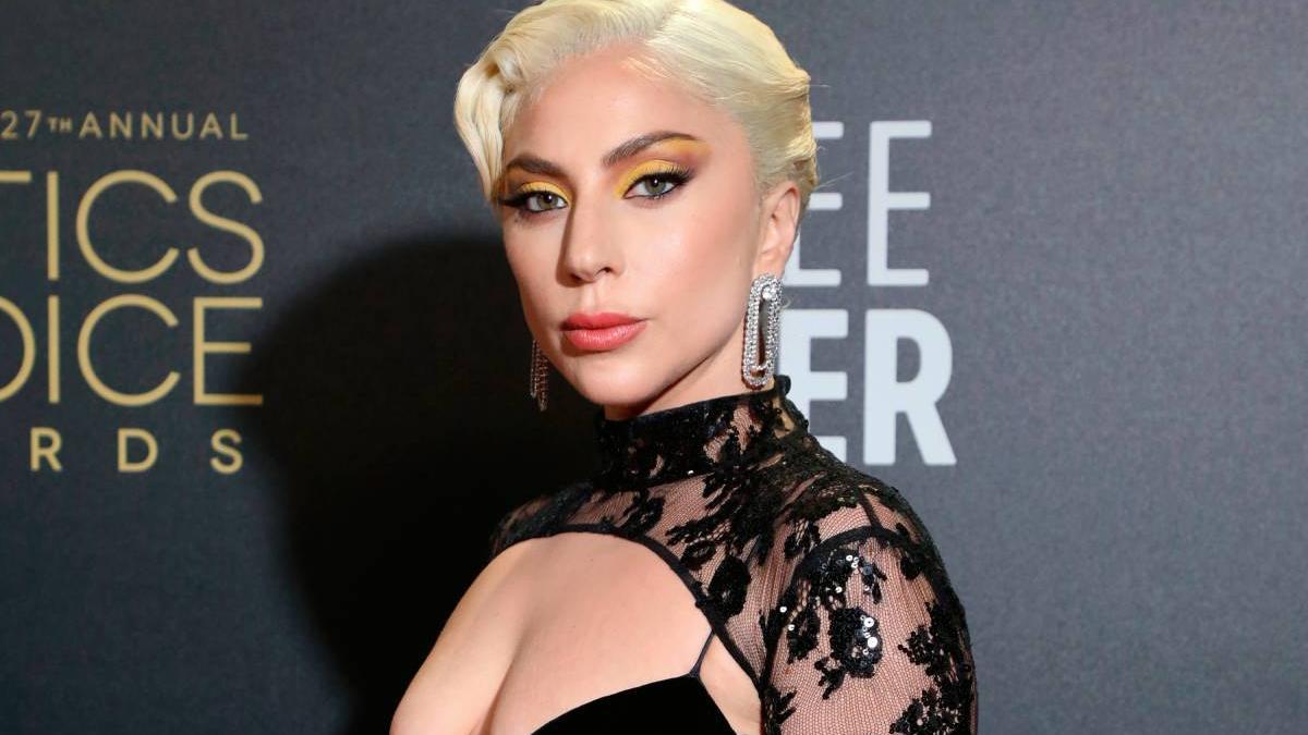 Lady Gaga, omnipresente y glamourosa en dos alfombras rojas en una misma noche