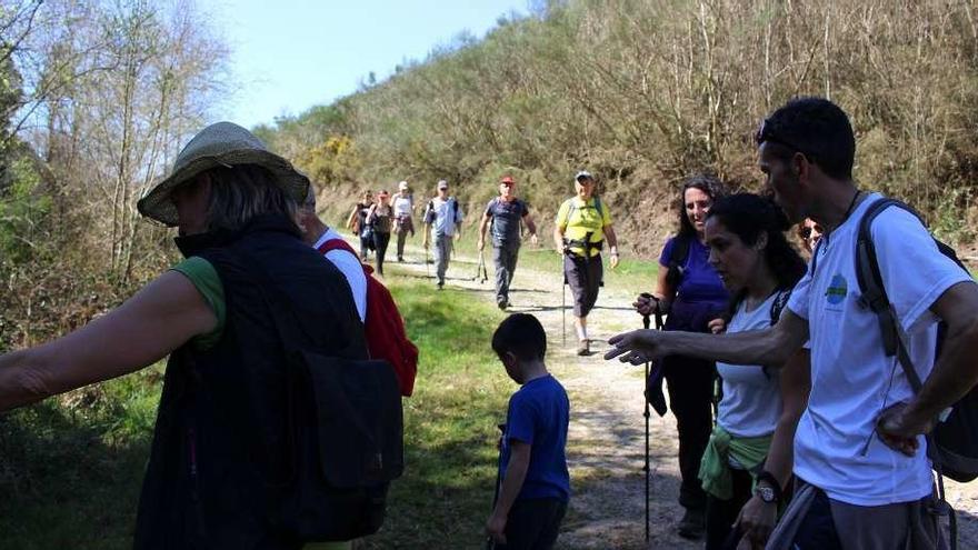 Éxito de la primera salida del &quot;Patea Tapea&quot; que conjuga tapas y senderismo