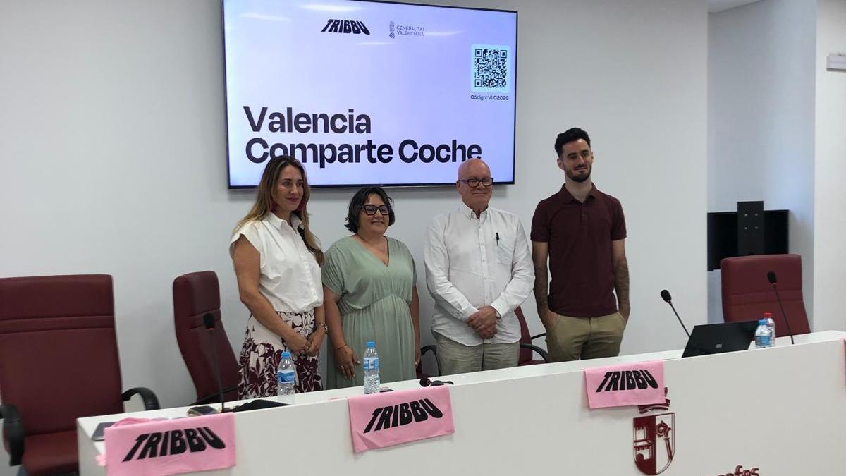 Participantes en la presentación del proyecto en la casa de la cultura de Almussafes.