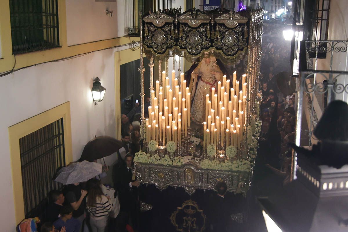 La salida del Cristo de las Penas y Nuestra Señora Madre de los Desamparados, en imágenes