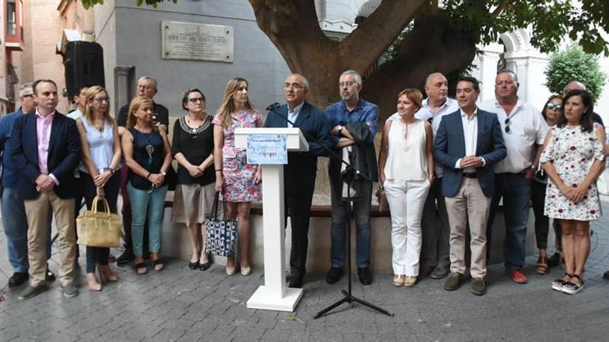 La puesta de largo de la Plataforma Cívica de la Región de Murcia tuvo lugar ayer en el kilómetro cero de la Región de Murcia.