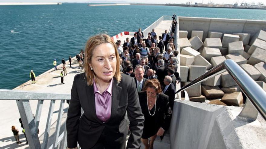 La ministra, Ana Pastor, en su única visita a Valencia como titular de Fomento el 24 de abril, cuando inauguró la ampliación del Puerto.