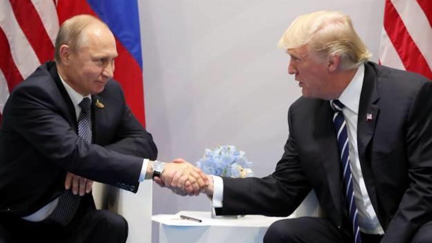 «És un honor reunir-me amb Putin», va dir Trump just després de la trobada amb el mandatari rus.