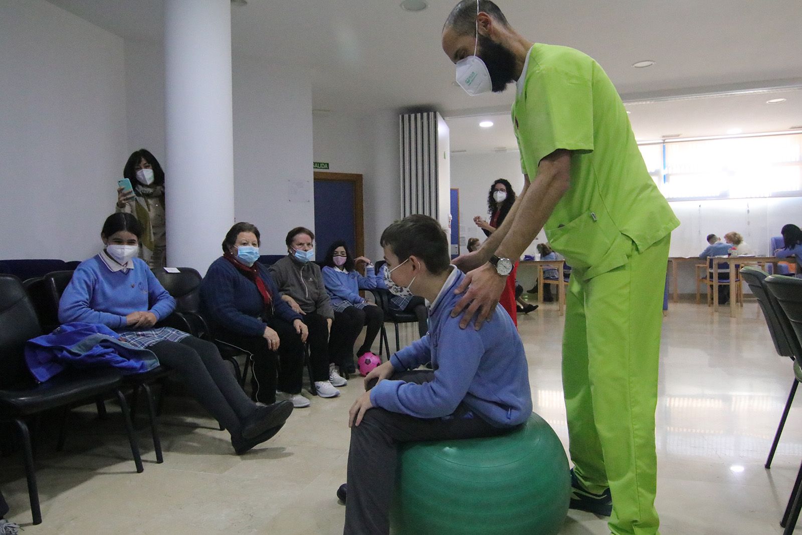 El colegio La Milagrosa vuelve a "dar la chapa" para ayudar a Alzhéimer Córdoba