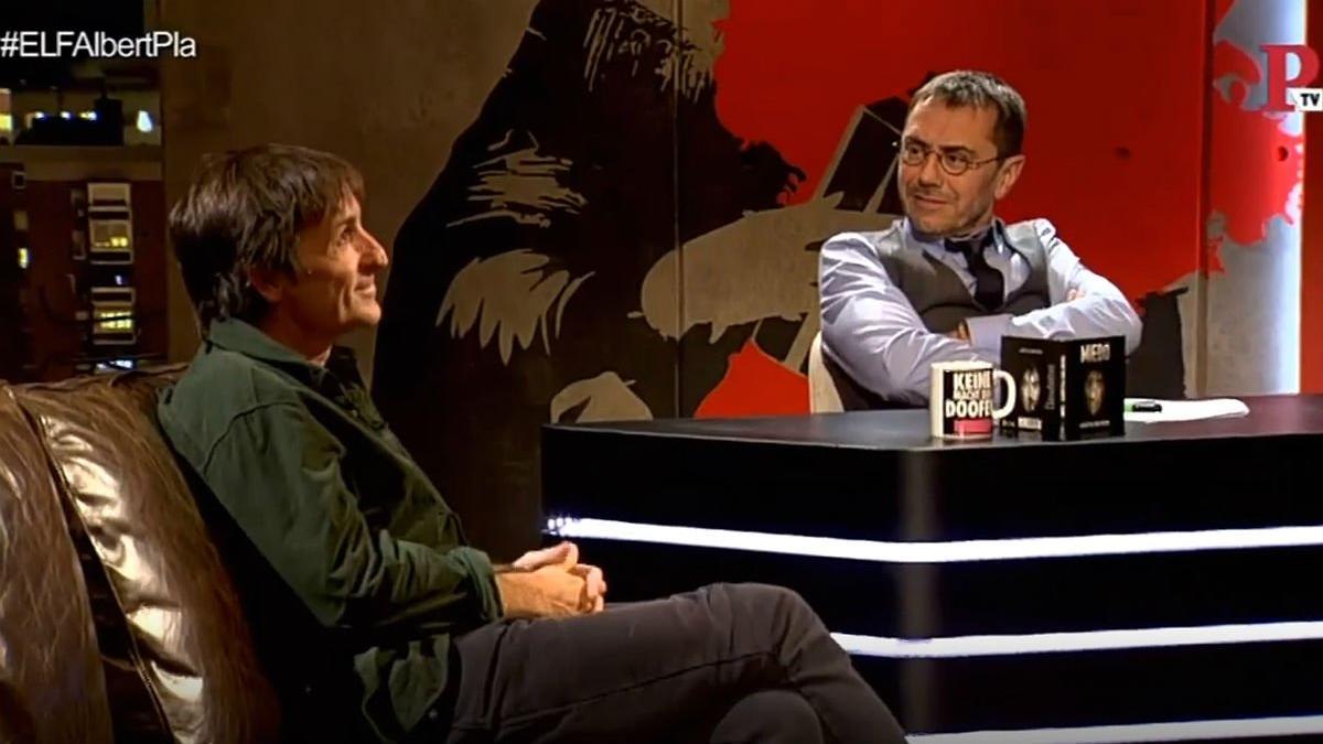 Captura de pantalla de la entrevista de Monedero a Albert Pla en el programa 'En la frontera'.