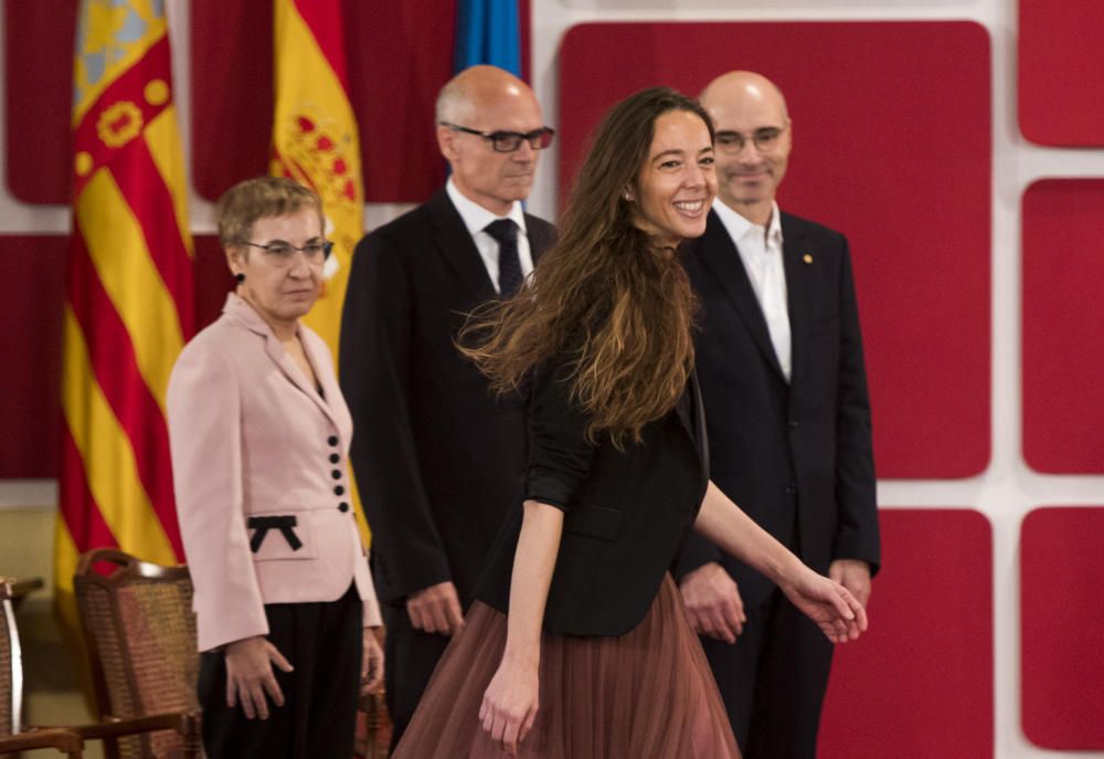 Instante de la ceremonia de entrega de los Premios Jaume I en la Lonja de València.