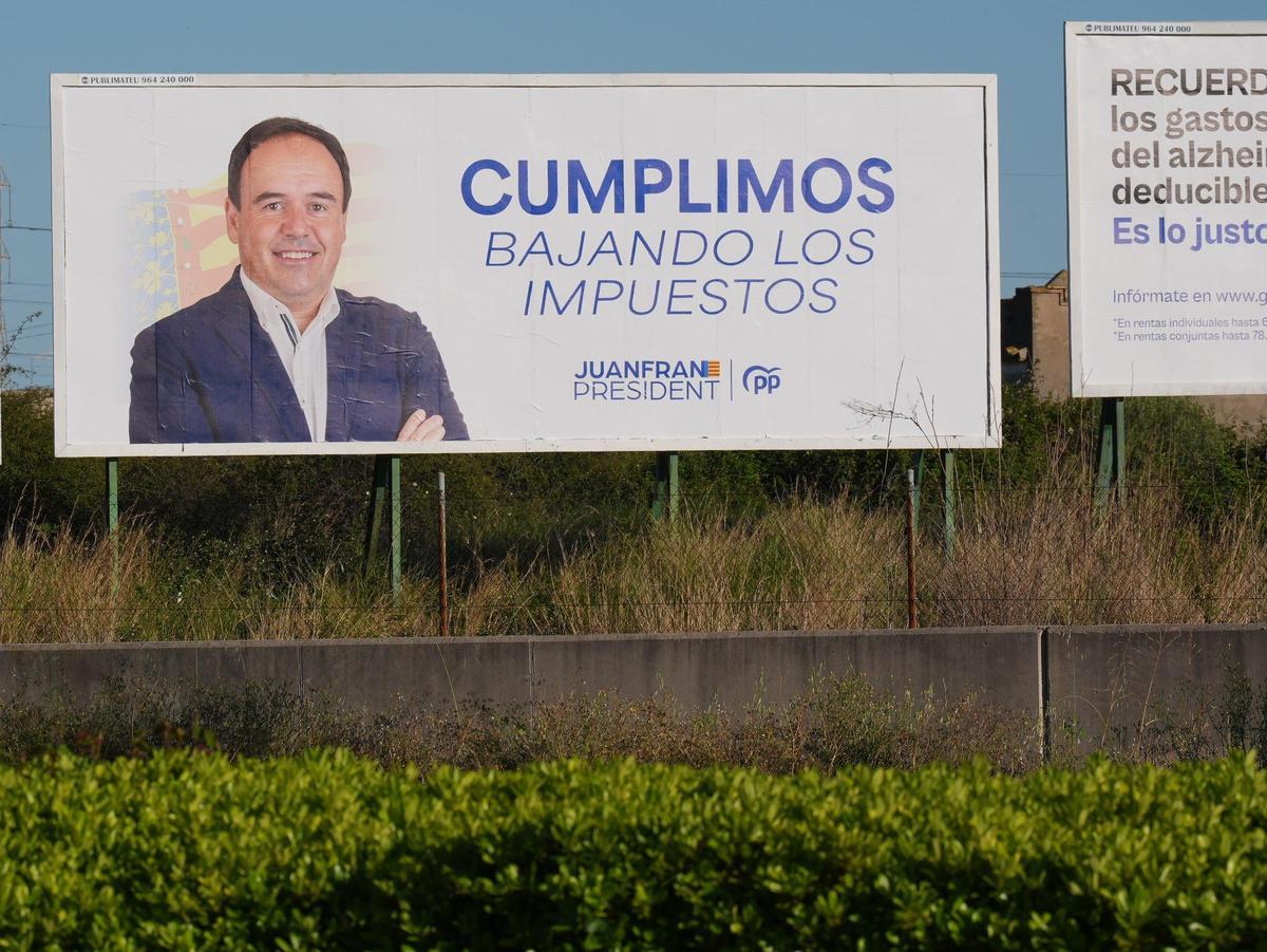 "Juanfran, president": El PP calienta la maquinaria electoral con vallas publicitarias en Castellón ensalzando la acción del Consell