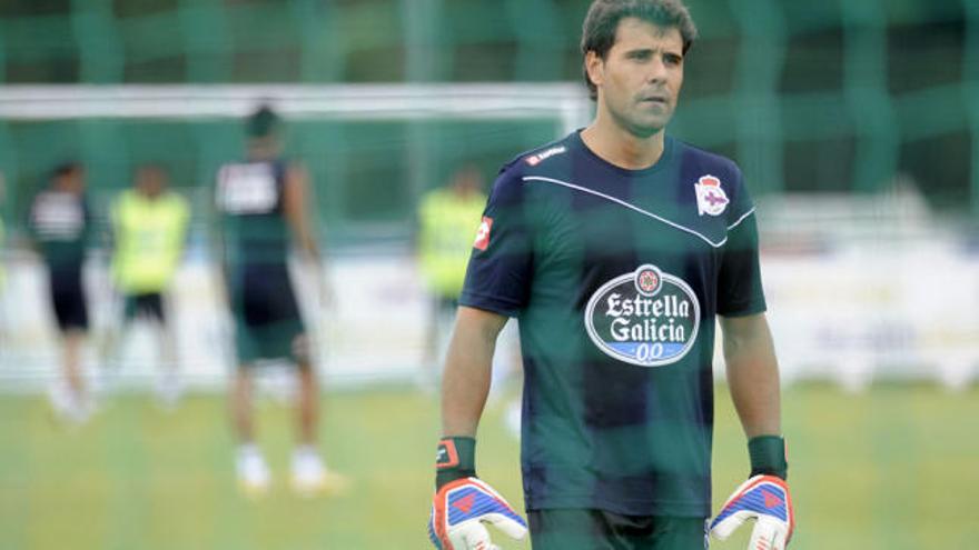 Daniel Aranzubía durante un entrenamiento del Dépor esta temporada.