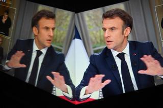 Macron evita el "mea culpa" y mantiene su impopular reforma de las pensiones